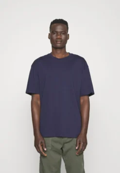 YOURTURN UNISEX - T-shirt Z Nadrukiem - Dark Blue