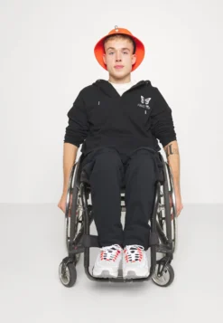 YOURTURN Spodnie Treningowe - Black -Yourturn dcc609676a1046ed8151d1df240c131c scaled