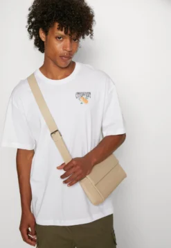 YOURTURN ORANGE FRUIT GRAPHIC TEE - T-shirt Z Nadrukiem - White -Yourturn e316743f0437401abe0ba26395e7b930 scaled