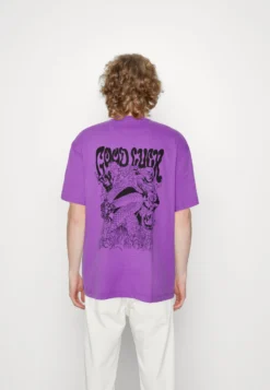 YOURTURN UNISEX - T-shirt Z Nadrukiem - Purple -Yourturn f0c2f1dd63d64c34aa2ba4022ed7dca9 scaled