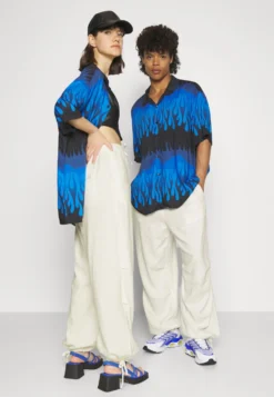 YOURTURN GENDERLESS PARACHUTE UNISEX - Spodnie Materiałowe - White -Yourturn f47a0e1ecff04f00b66902953e5c6730 scaled