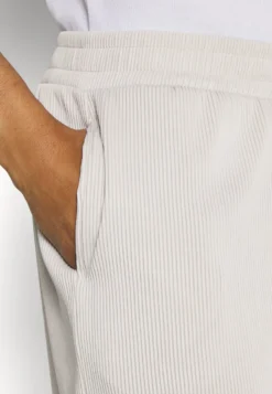 YOURTURN UNISEX - Spodnie Treningowe - Light Grey -Yourturn fe28f2256e284808a68f667d93983807 scaled